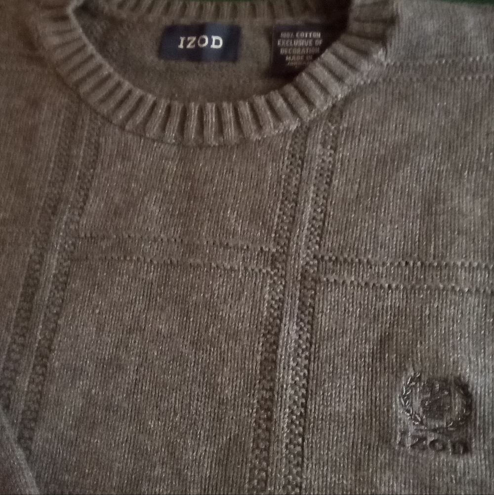 Izod Pullover  Sweater***grey**size L**medlium weight
